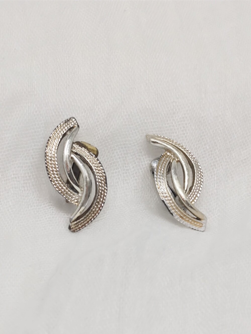 Mid Century Coro Swirl Clip Earrings Vintage Gold Tone
